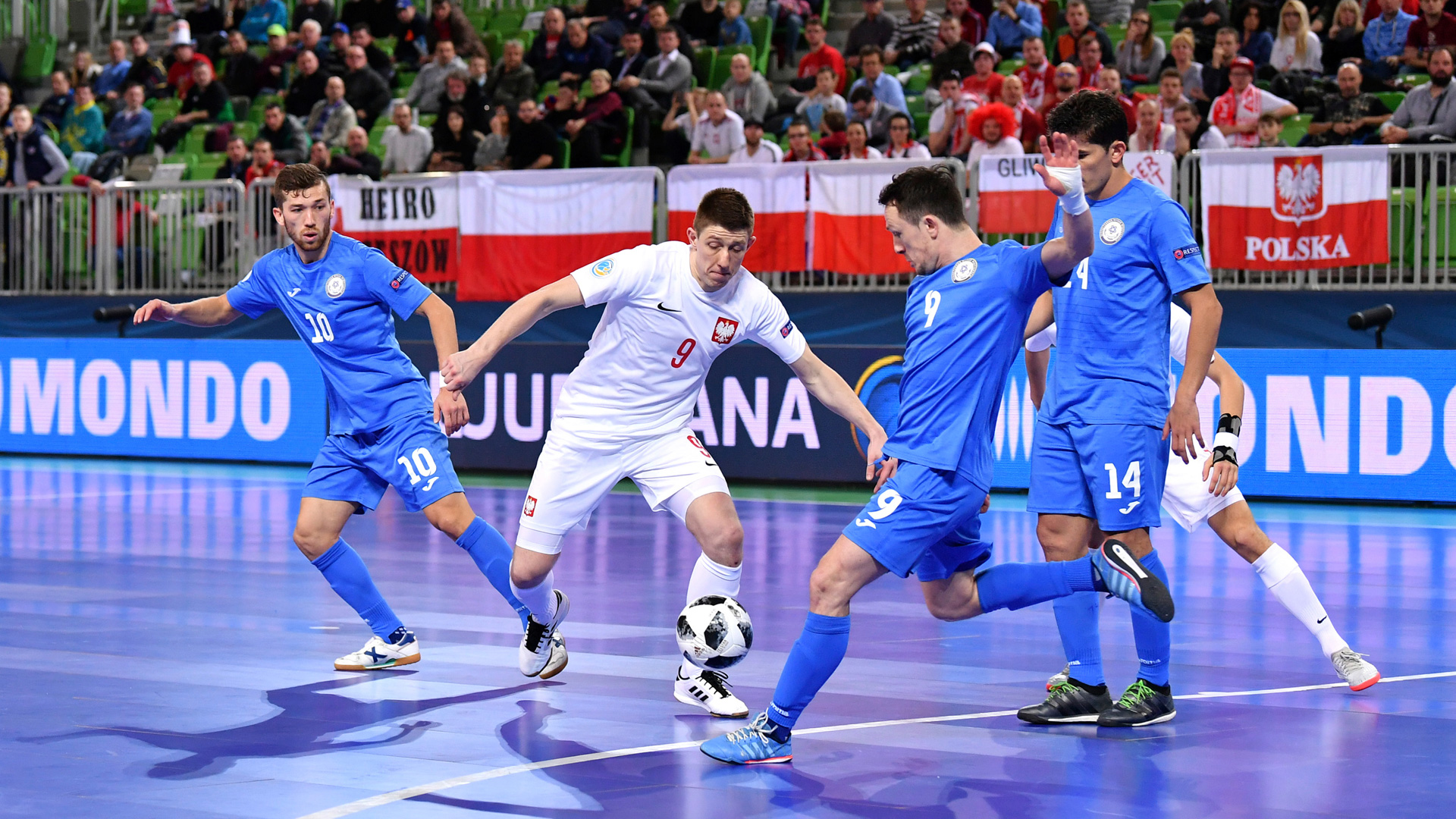 关键三分收比赛！吴前出战35分钟 三分6中3拿到13分3板8助2断